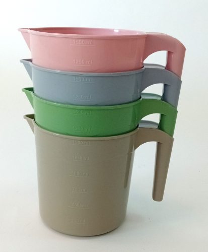 Mérőkancsó színes 1,5L SP-074