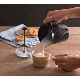 Tejhabosító kézi fekete 500 ml 000882