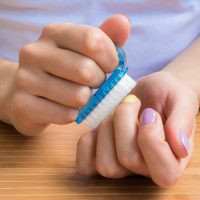 Köröm és súrolókefe